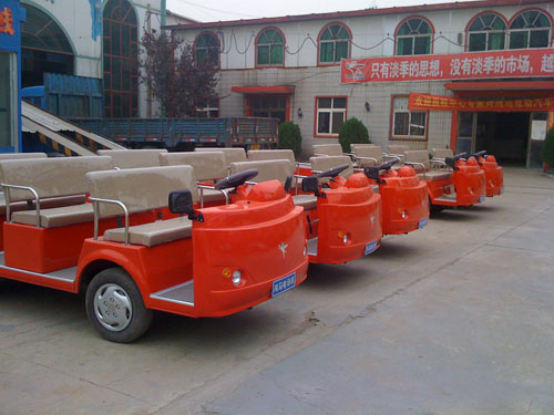 鴻馬電池汽車在鳳凰臺建材市場