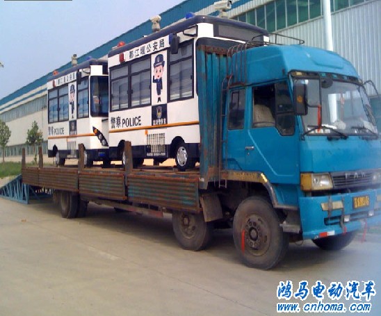 四川流動警務(wù)室首發(fā)5臺都江堰市公安局流動警務(wù)站