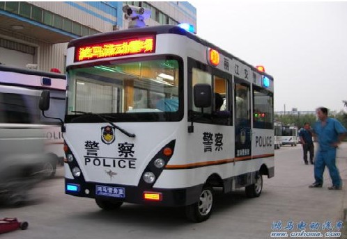 云南流動(dòng)警務(wù)室首發(fā)麗江市交警大隊(duì)流動(dòng)警務(wù)室